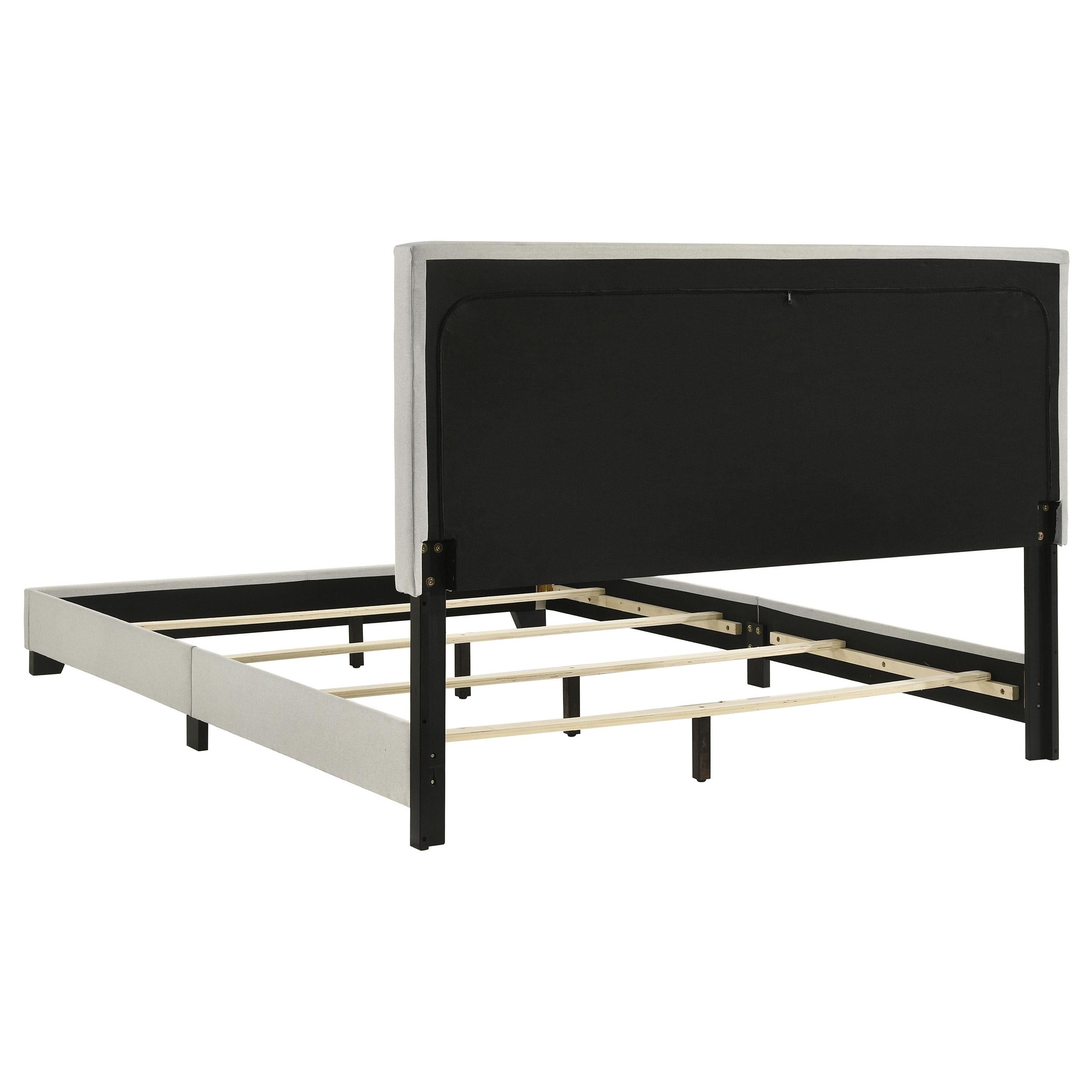 Coaster Furniture Dorian 300852Q Fabric Upholstered Queen Panel Bed - Cream IMAGE 1